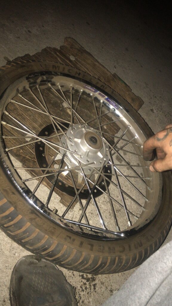 Reboque Caro pra Pneu Furado Não Mais