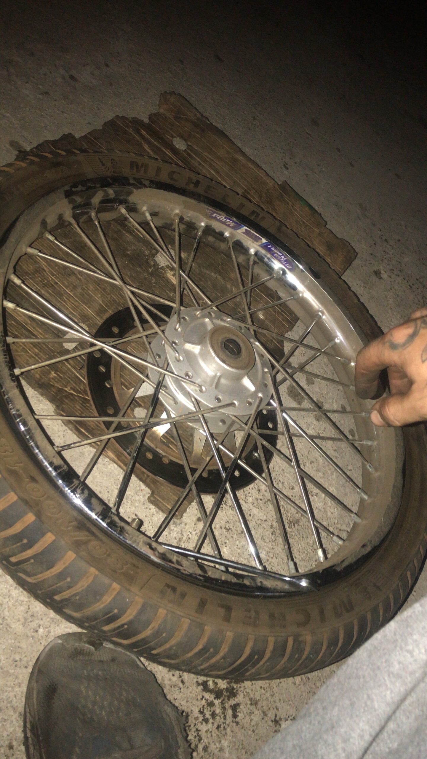 Reboque Caro pra Pneu Furado Não Mais